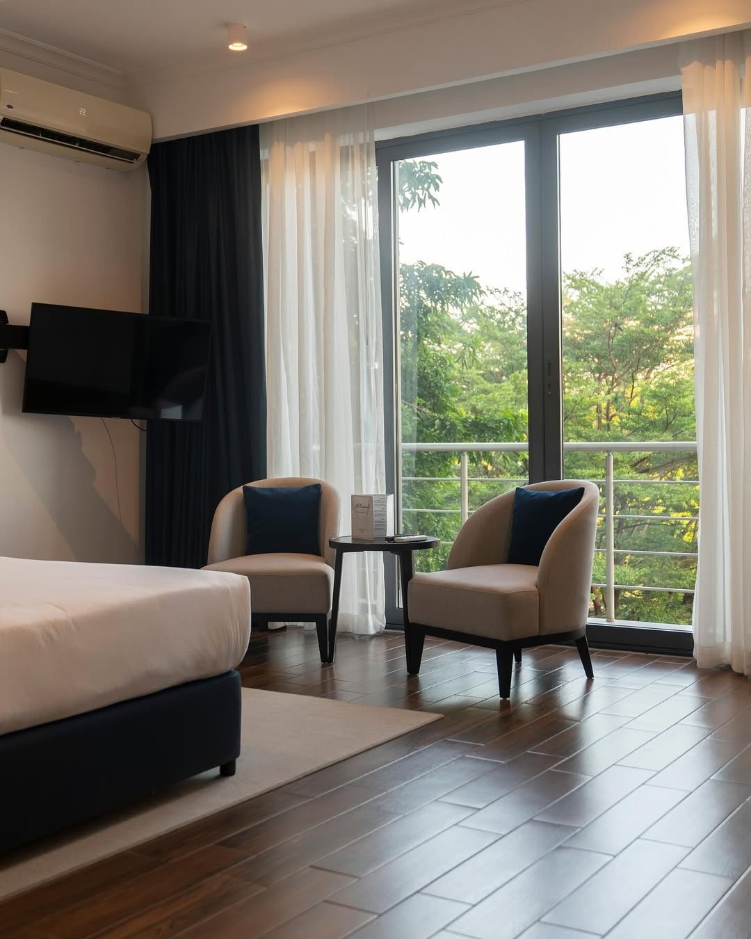 This isn’t just a hotel room — it’s a whole experience. 